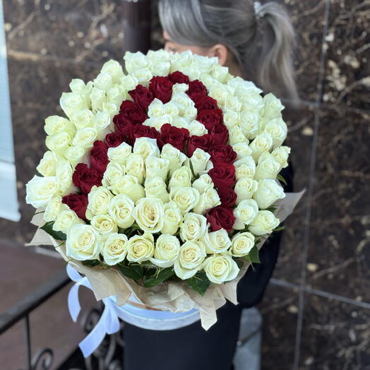 Композиция из 101 розы с любой вашей буквой 😍