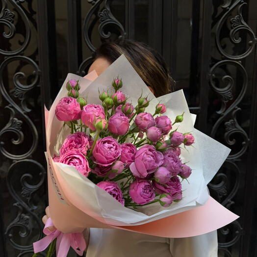 Pink Spray Rose Bouquet (S/M)