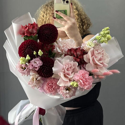 Авторский букет (георгины, французские розы, гортензия, альстромерия, диантусы)