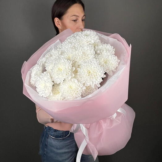 Букет из 5 белых кустовых хризантем