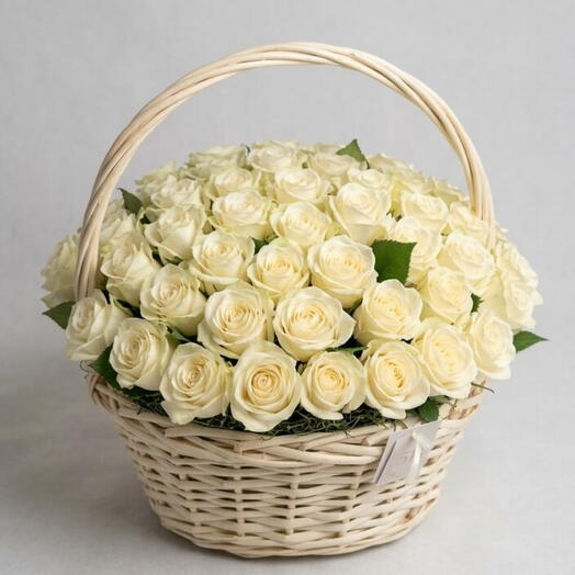 Корзина из 51 белой розы