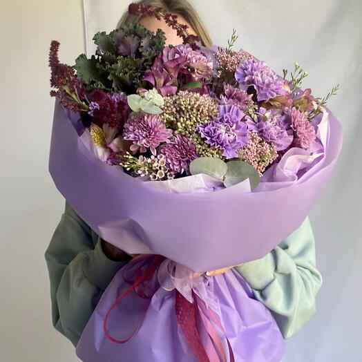 Букет из диантусов и экзотики с декоративной капустой 💞