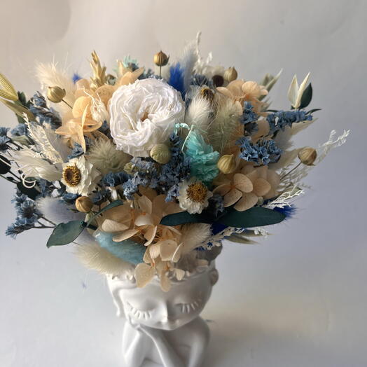 Девочка с сухоцветами голубой/персиковый