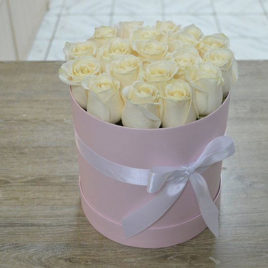 Шляпная коробка с розой