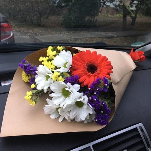 Реальное фото цветов в машине букет из жизни