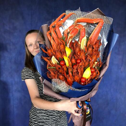 Bouquet of crayfish with crab claws John Kolker