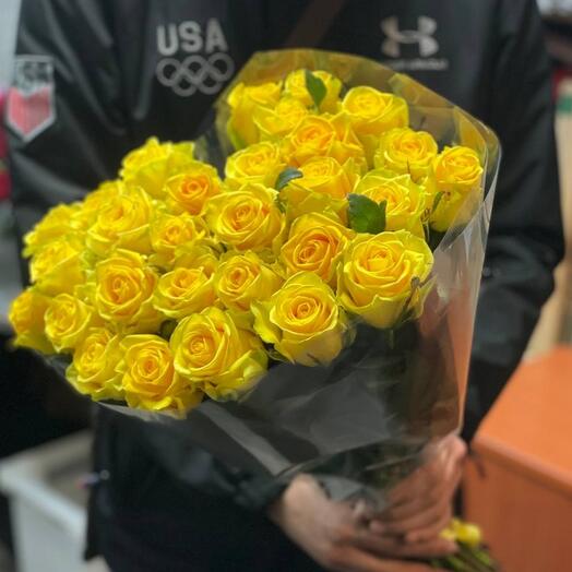 29 yellow roses