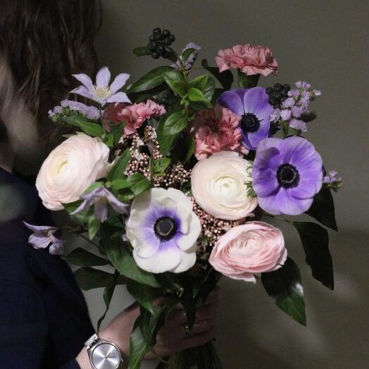 Анемоны, ранункулюсы и колокольчики