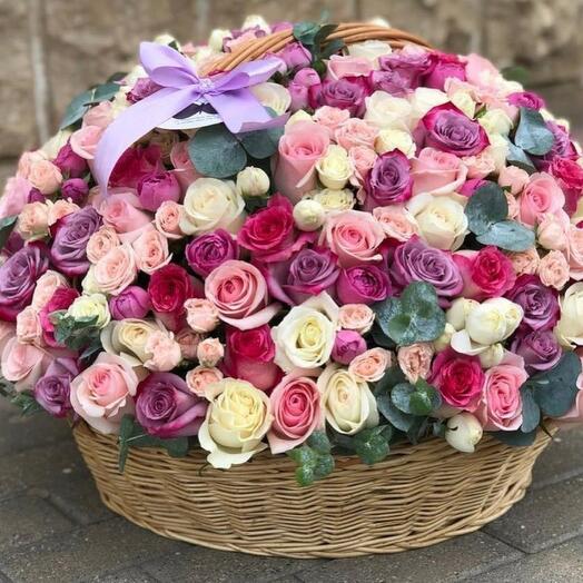 Шикарная Корзина с 151 розой