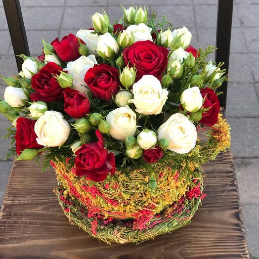 Композиция из роз кустовых