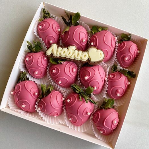 Клубника в бельгийском шоколаде 12 шт Pink