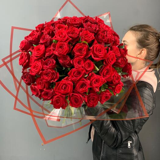 Большой букет красных роз 101