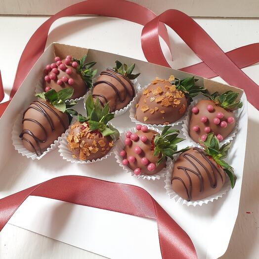 Fresa en chocolate 8 piezas