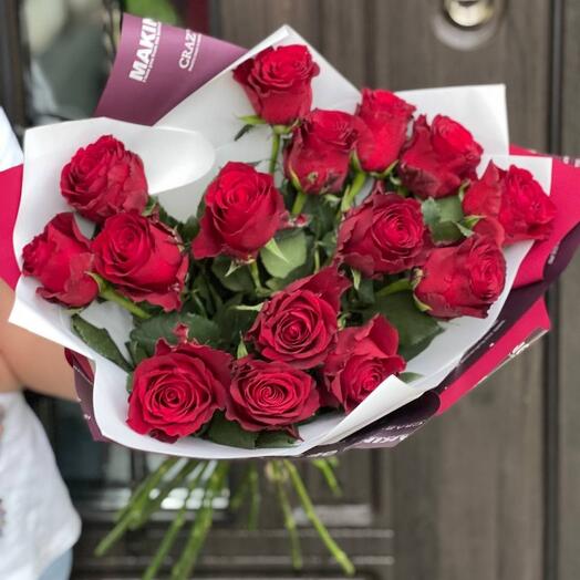 Букет цветов розы красные 15 шт
