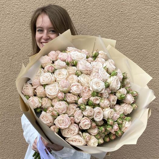 Bouquet of 25 peony-shaped bush roses