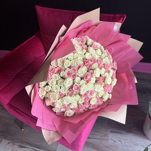 Medium bouquet of spray roses