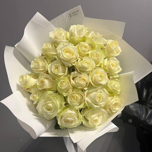 25 fehér rózsa