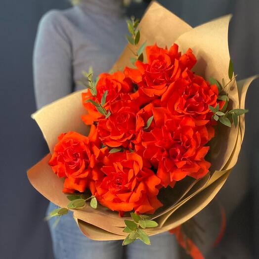 Ажурные алые розы Нина