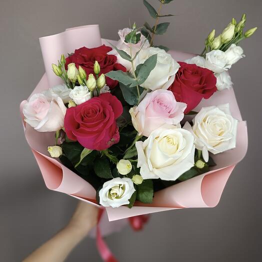 Разноцветные розы 🌹и белая эустома