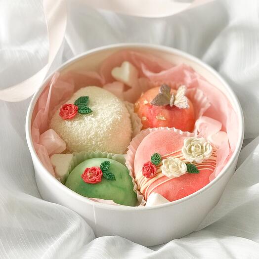 Набор пирожных моти «Весна». Яркий презент для дорогих мам,бабушек,любимых и близких людей