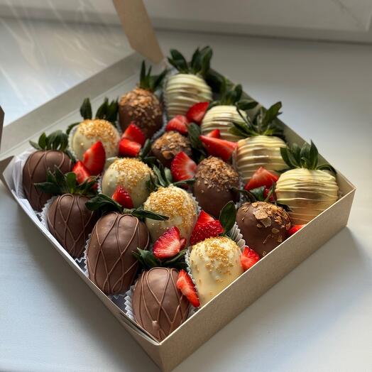 Juego de fresas cubiertas de chocolate 03