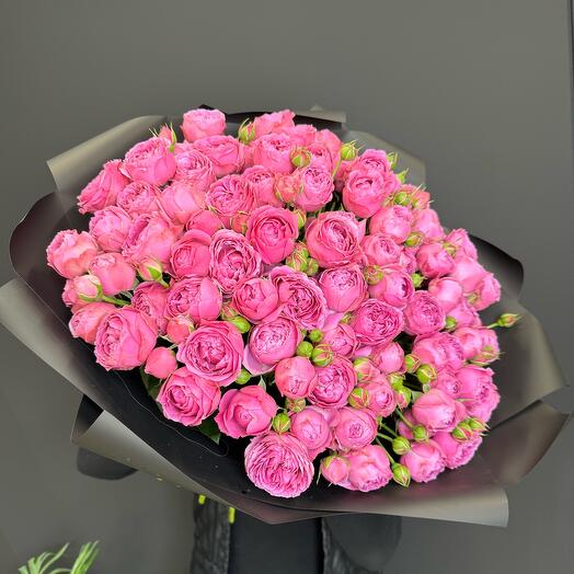 Bouquet of bushy peony-shaped roses