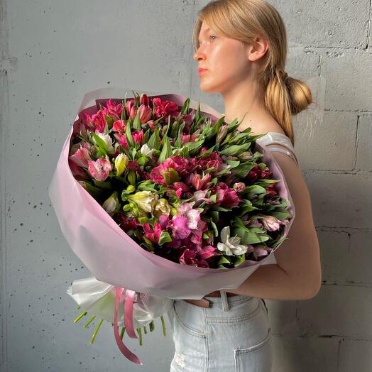 A juicy bouquet of 35 alstroemeria