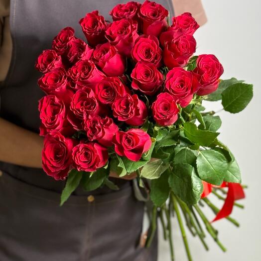 Красные розы 25 шт
