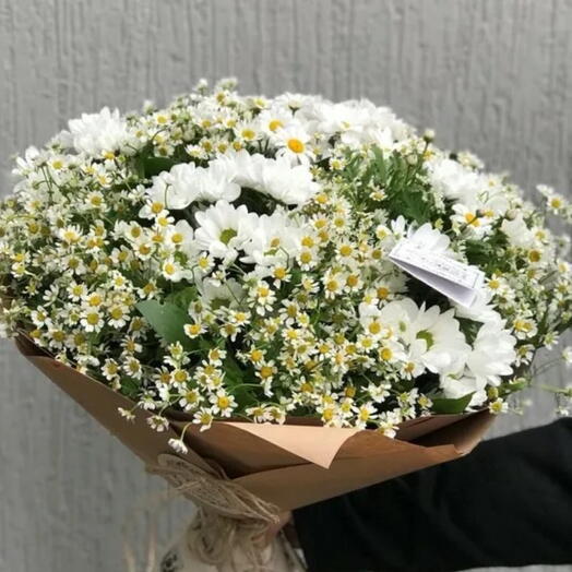 Большой букет из ромашек
