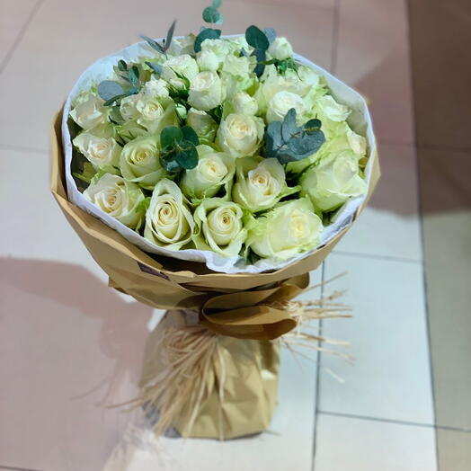 WHITE ROSES    EUCALY IN A BQT