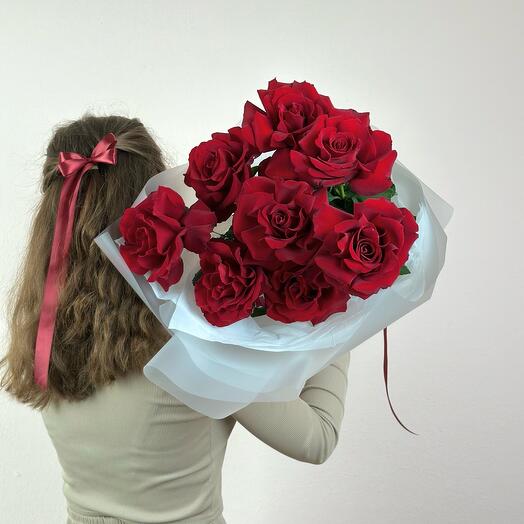 Красивый букет из 9 красных французских роз 0070М-009