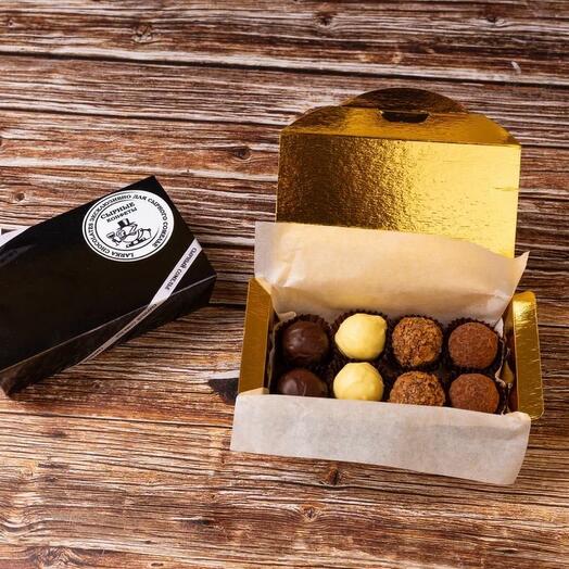 Assorted 8 cheese candies Three cheeses "Cheese sommelier"