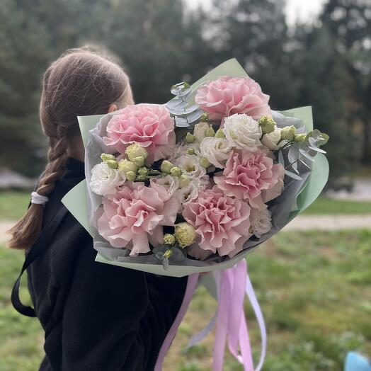 Букет Алиса Из французских роз с эустомой