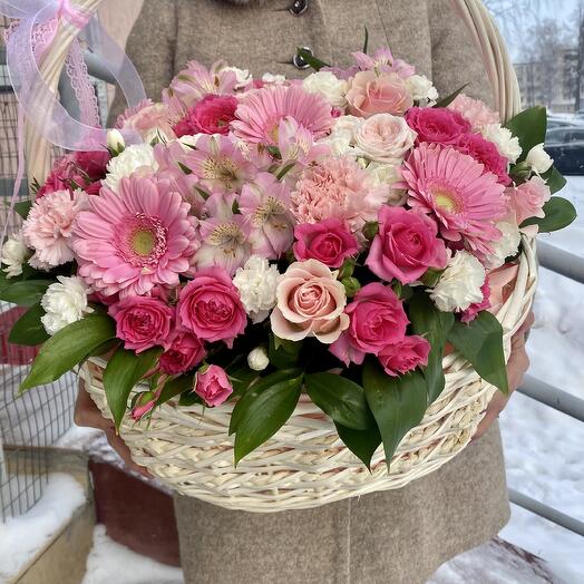 Корзина с цветами "Цветочная феерия"