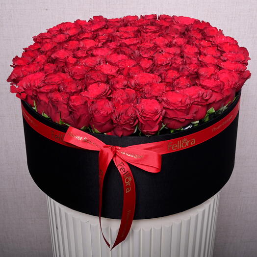 121 Red Roses in Round Black Flower Box-1711