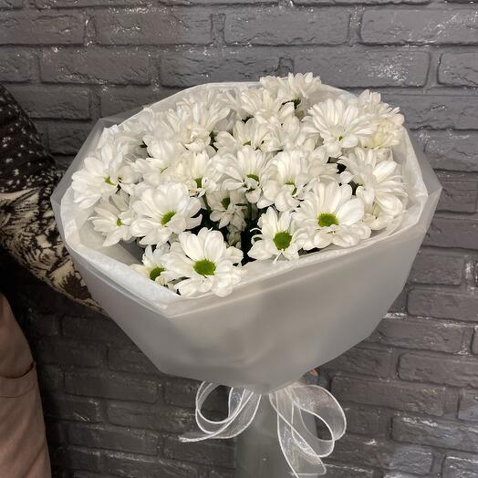 Букет ромашковых хризантем «Нежное признание»