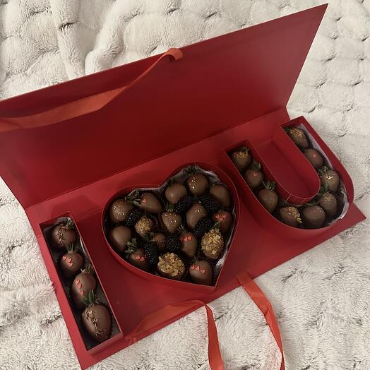 Клубника в шоколаде , I love you