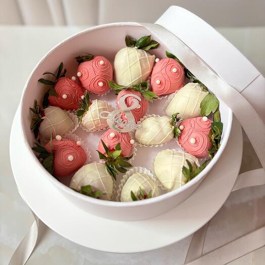 Клубника в белом шоколаде (15 шт)