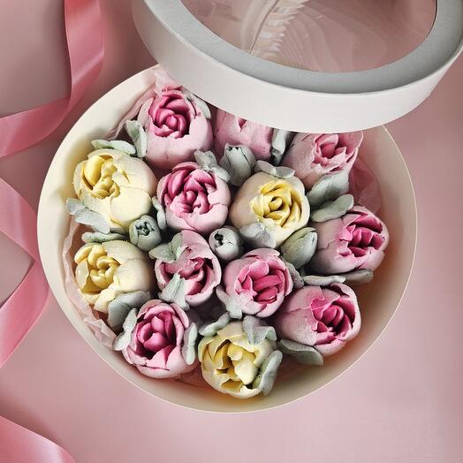 Зефирный букет тюльпанов в шляпной коробке