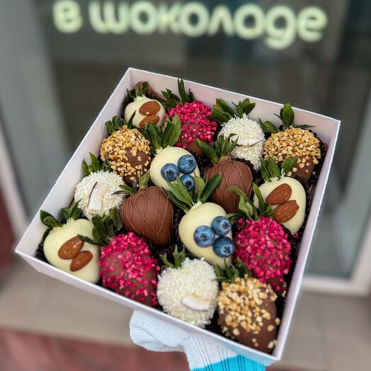 Клубника в шоколаде 16шт - ассорти