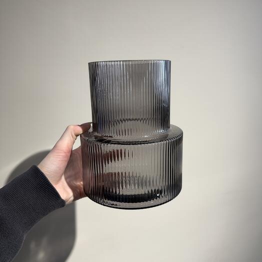 Ваза черная ребристая