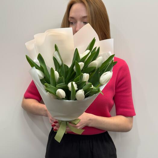 Букет белоснежных тюльпанов 15 шт