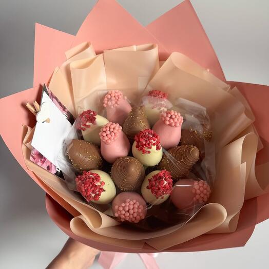 Букет из клубники в шоколаде «lovee»
