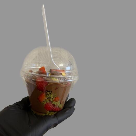 Клубника в Дубайском шоколаде
