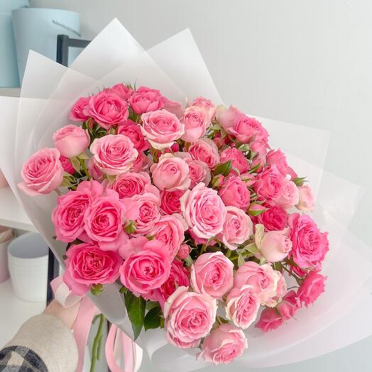 Букет из кустовых роз