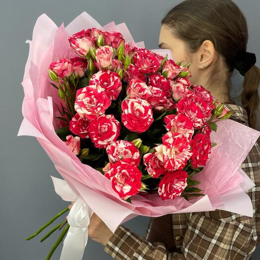 Моно букет из кустовых роз♥️