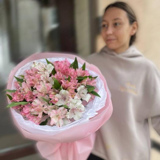 Нежное моно из альстромерий