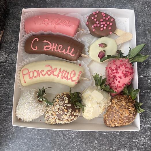 Клубника , бананы , киви в бельгийском шоколаде