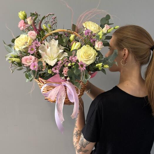 Корзина «Нежность и свежесть»