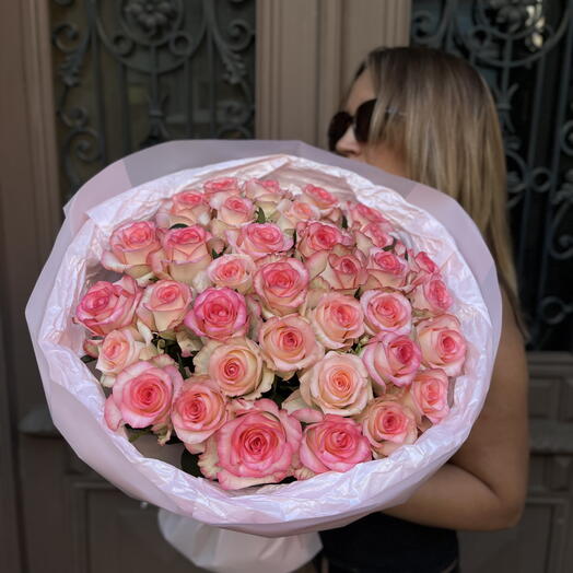Pink roses mono